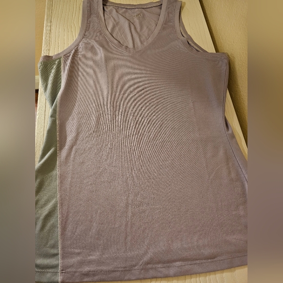Alo Cool Fit Purple Gray V-Neck Active Tank Top Size XXL. It fit a M or L. - Picture 3 of 6
